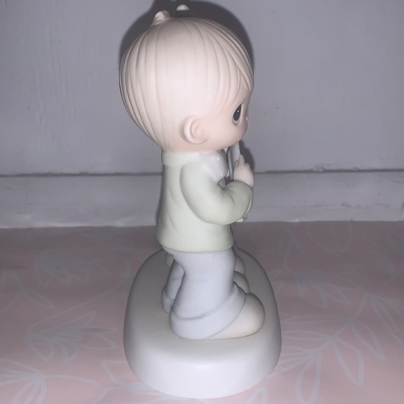 Precious moments figurine still in the box! - Picture 3 of 7